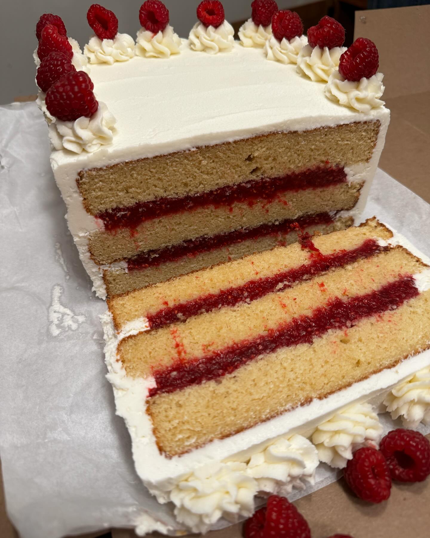 Vanilla Bean Raspberry Cake - 8 inch